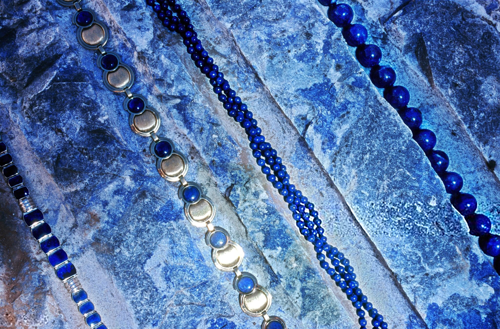 Lapizlazulí y combarbalita, las piedras de los pueblos originarios